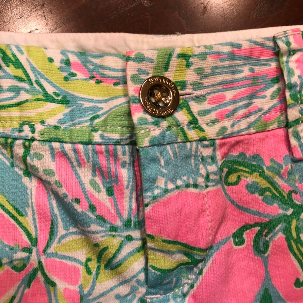 Lilly Pulitzer, "The Walsh Short" (Size 0) - Picture 5 of 7